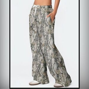 SHEIN Tall Camo Wide Leg Sweatpants Size L Army Green Stretch